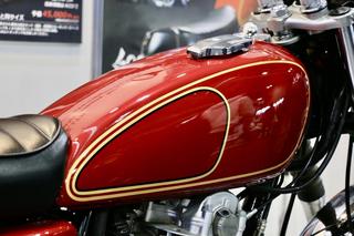 なぜ純正のSR400を今更…と思った人は、戻って2度見せよ!! GOODSが開発