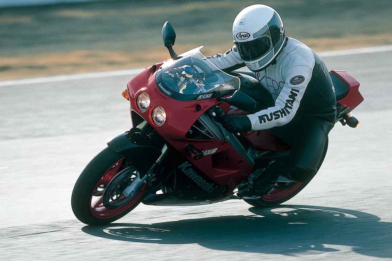 カワサキ「ZXR250（ZX250A）」（1989年）｜レプリカ分野の遅れを帳消し