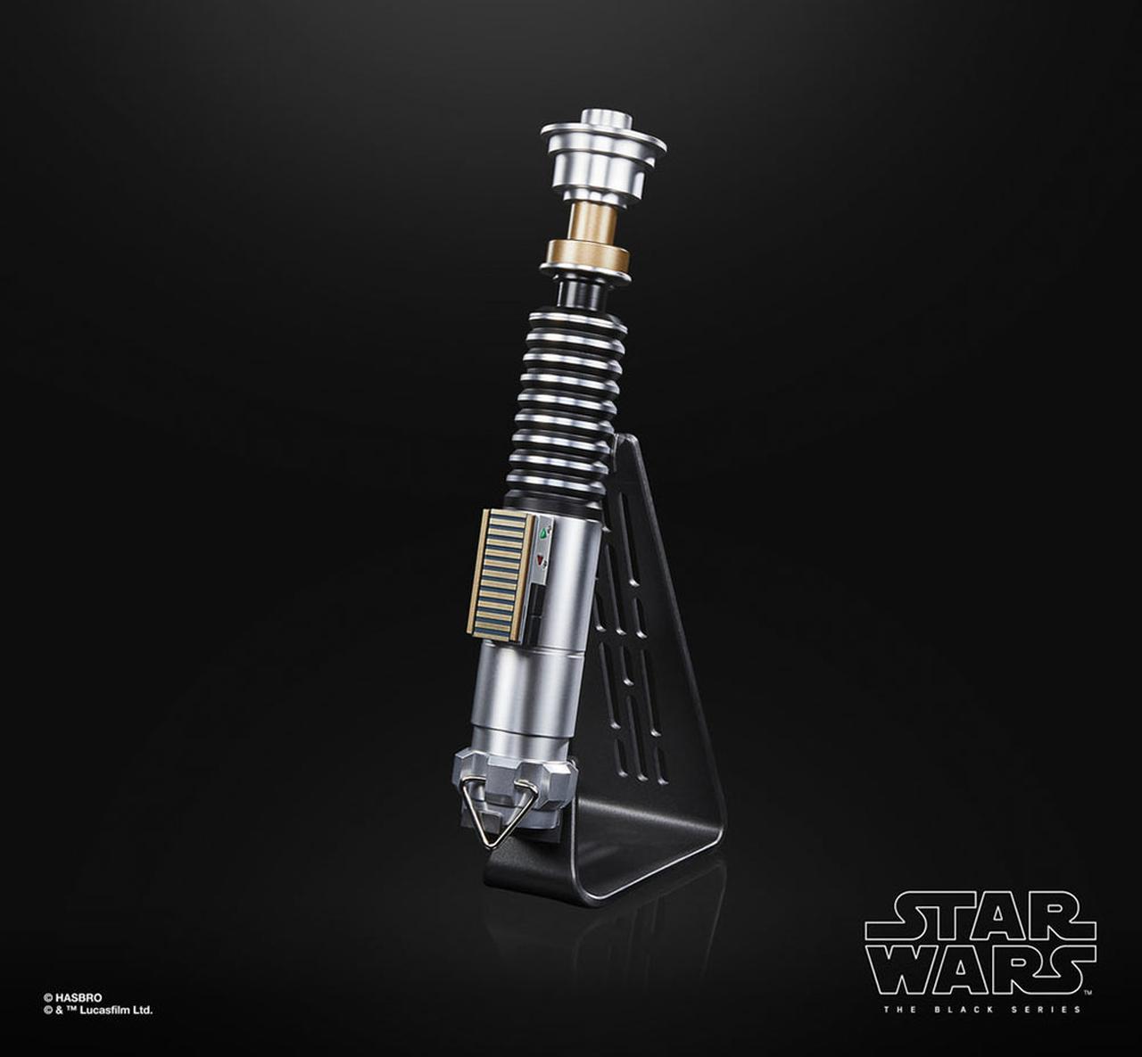 スター・ウォーズ』の実物大ライトセーバーが登場！ ハズブロ社の