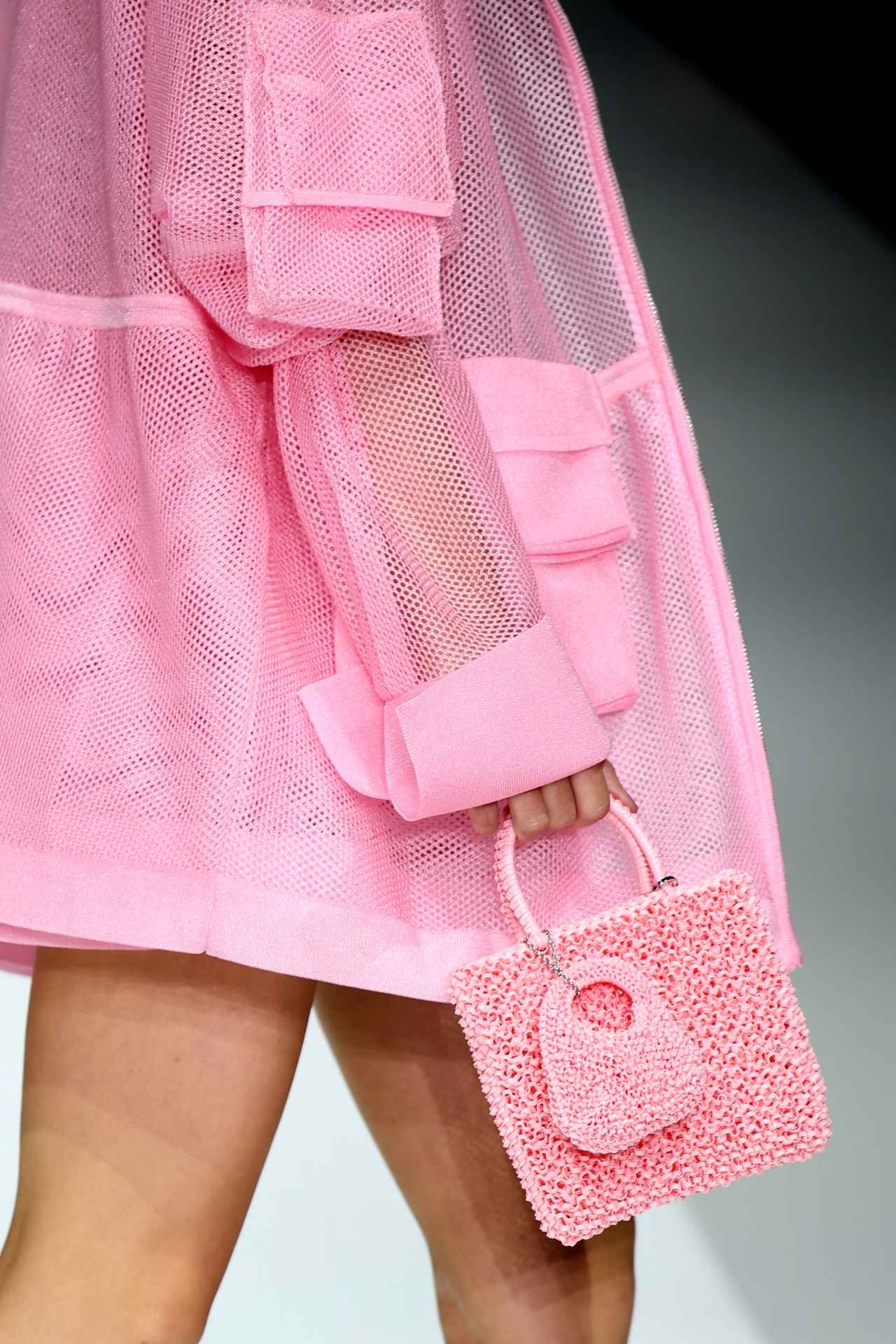 アンテプリマ】がお手本！ 個性的だけど今っぽい「バッグチャーム」の