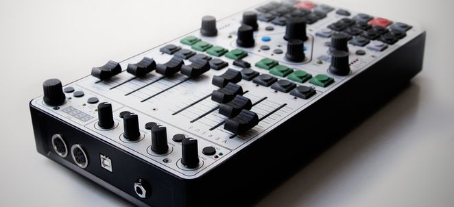 Review: VERSUS DJ Controller by Magda, NYMA & Faderfox