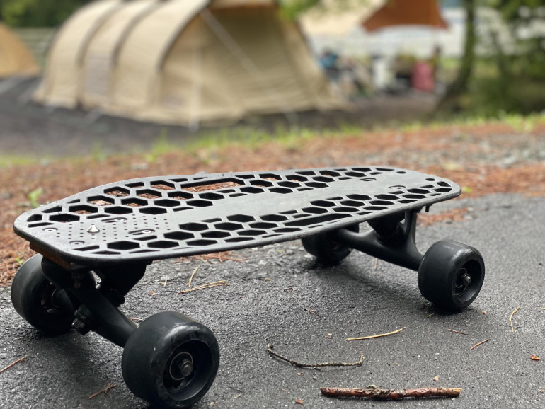 これならうまく乗れこなせるかも！monoto designがスケボーを