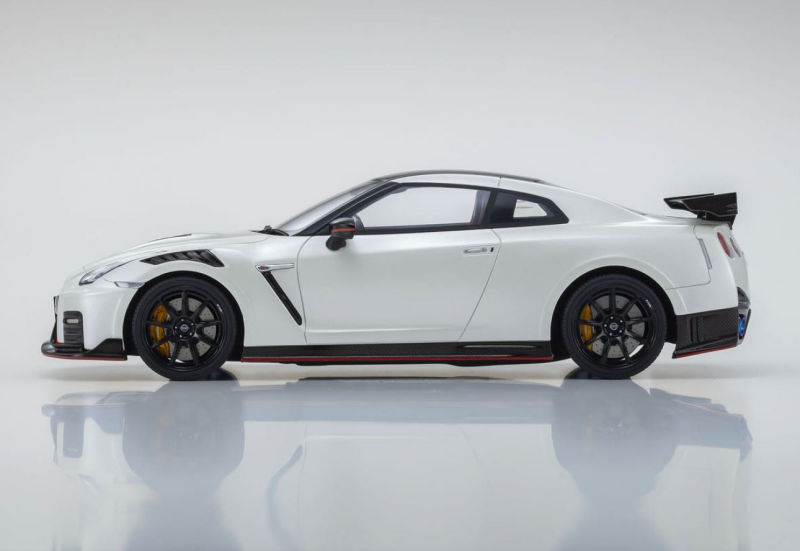 Kyosho | Samurai Nissan GT-R Nismo 2020 - White • DiecastSociety.com