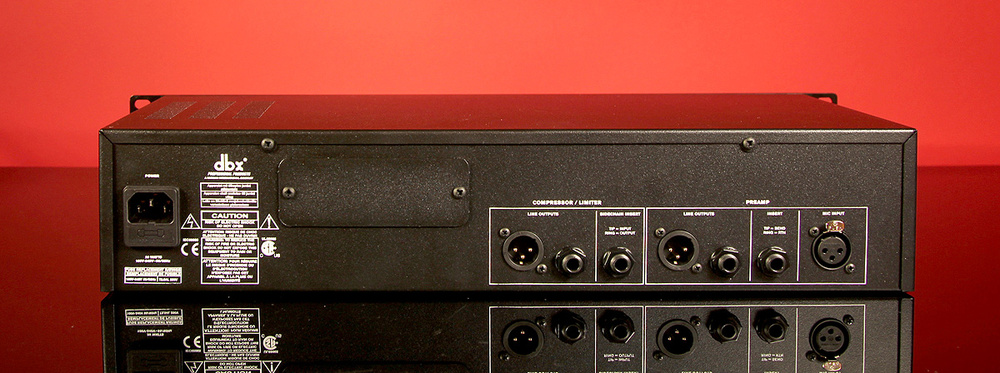 dbx_676_02_rear-