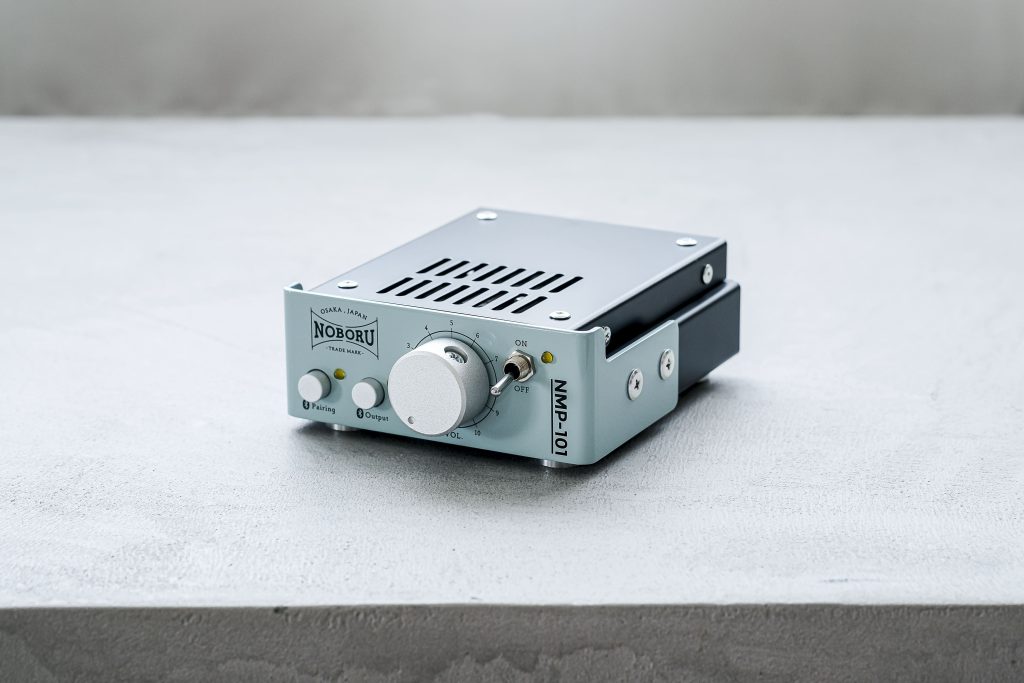 レトロな拡声器型のオーディオ、Bluetoothで簡単接続可能 | DXマガジン