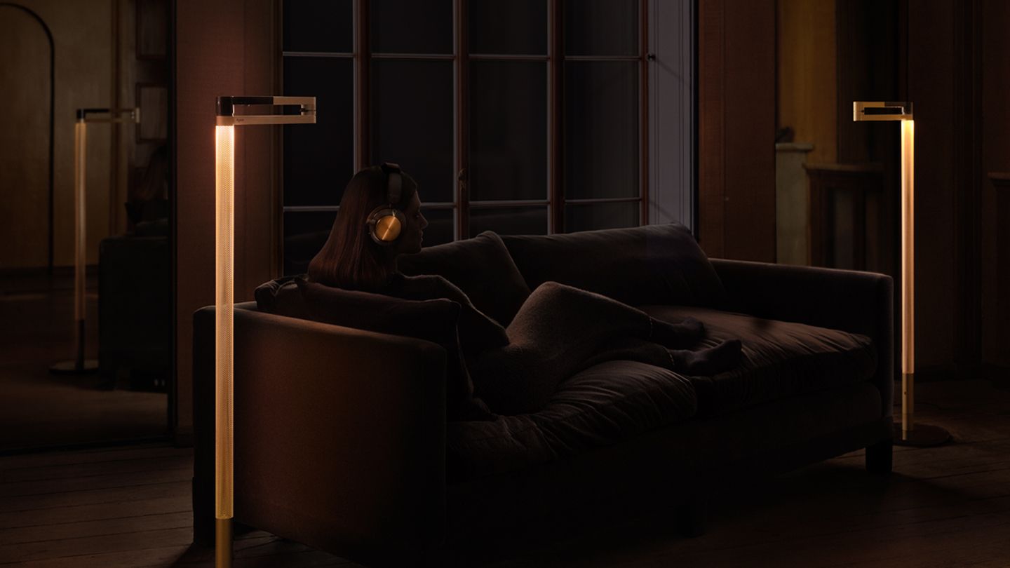 Dyson Solarcycle Morph Floor light (Black/Brass) | Dyson