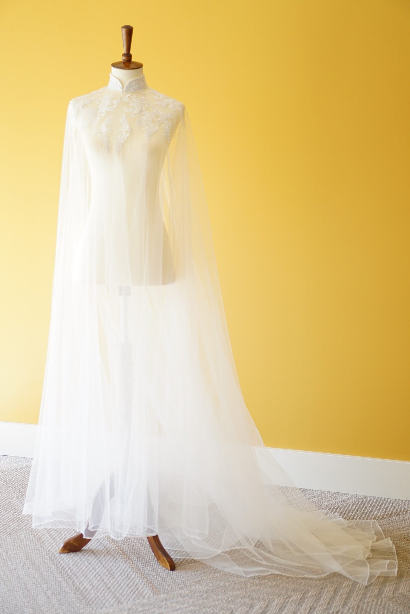 Vera Chinese Wedding Cape | Lace Cheongsam Cape – East Meets Dress