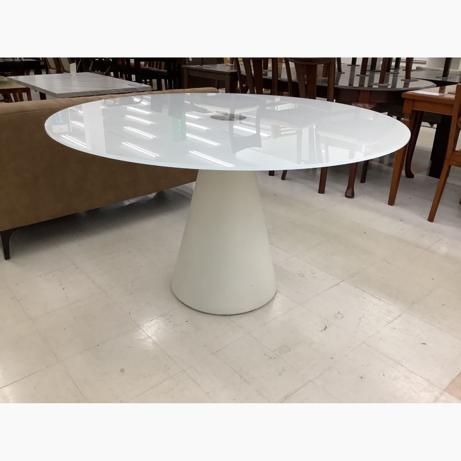 BoConcept (ボーコンセプト) ダイニングテーブル ホワイト ガラス製