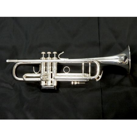 Vincent Bach (ヴィンセント・バック) B♭トランペット Stradivarius