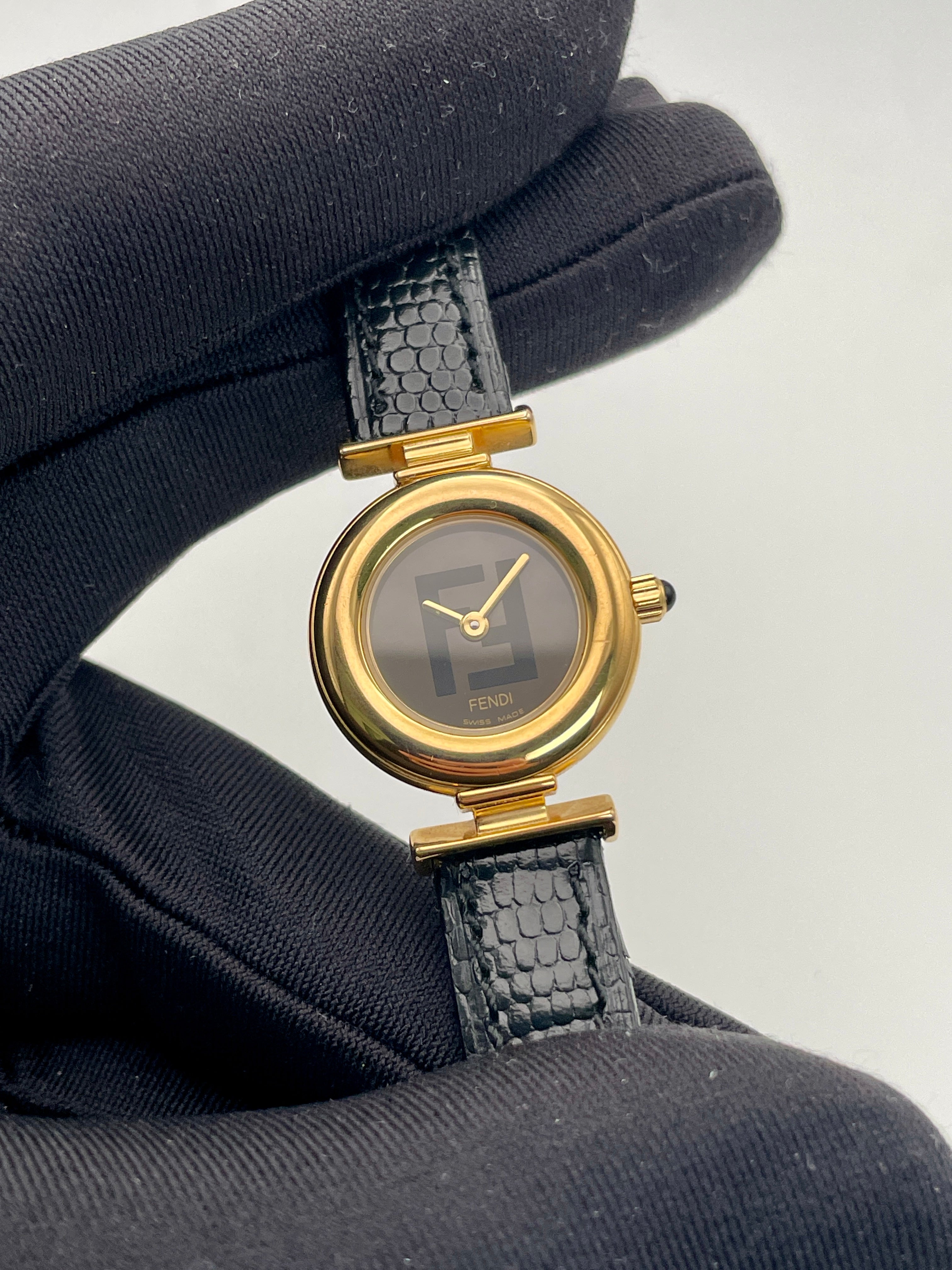 Fendi Orologi 320L Vintage Ladies Watch Black Dial in Gold