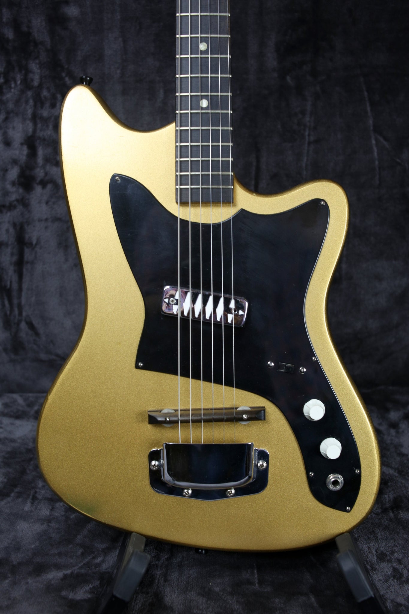 1965 Airline Bobkat Gold – Empire Guitars