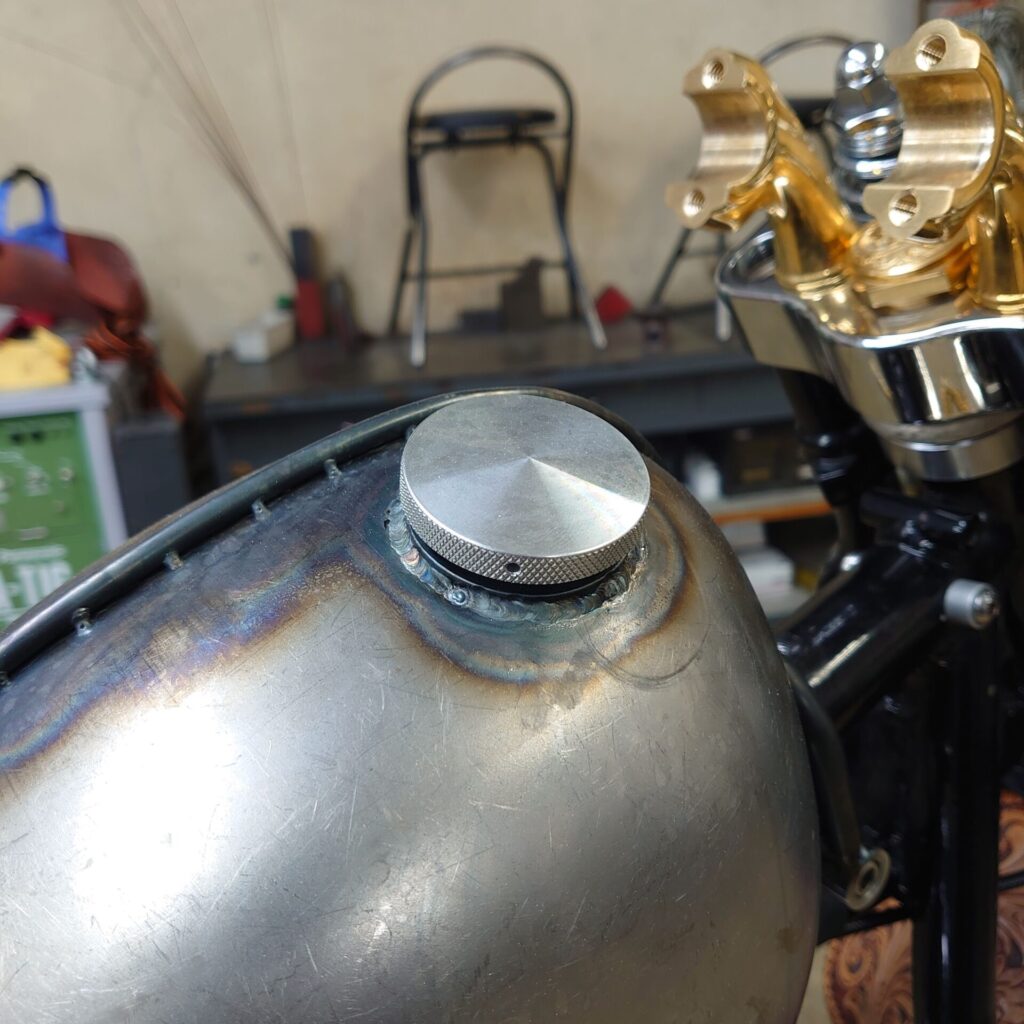 超ナローピーナッツタンク製作中～♪ | (有)遠藤自動車サービス