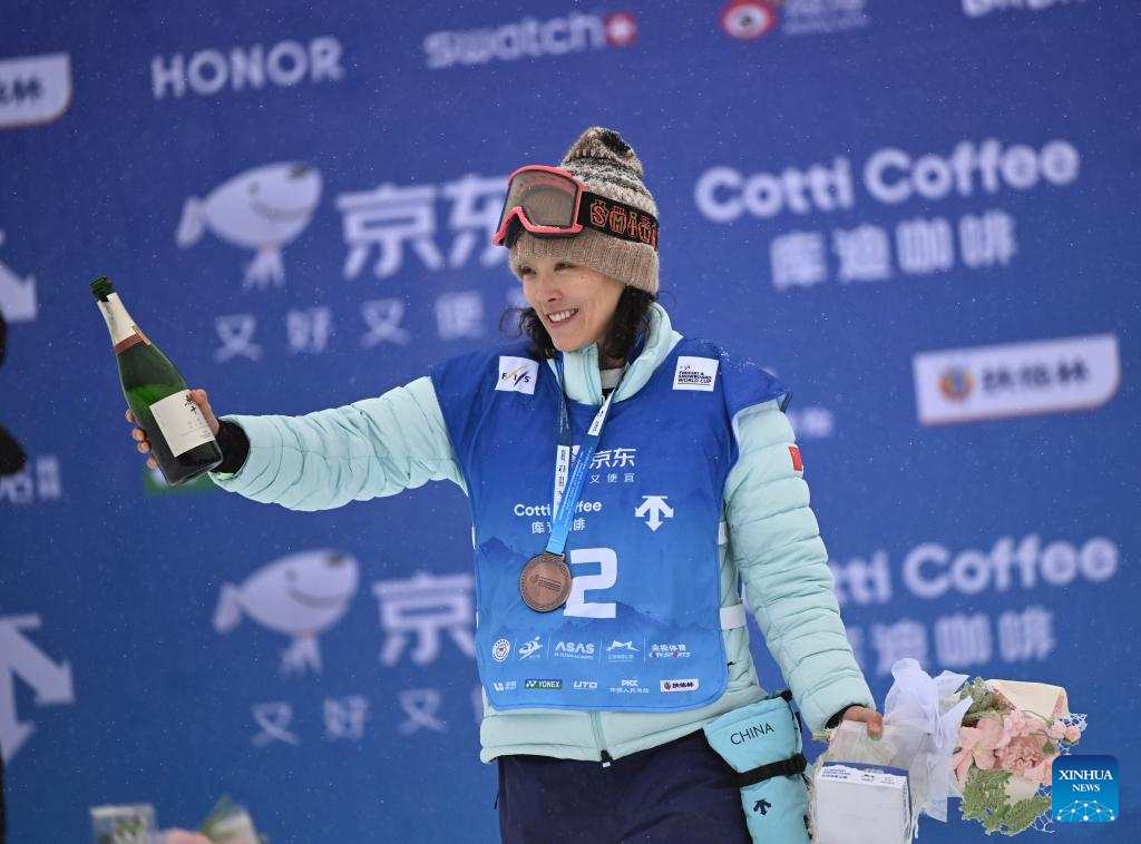 Japan sweeps men's halfpipe podium at FIS Snowboard World Cup-Xinhua