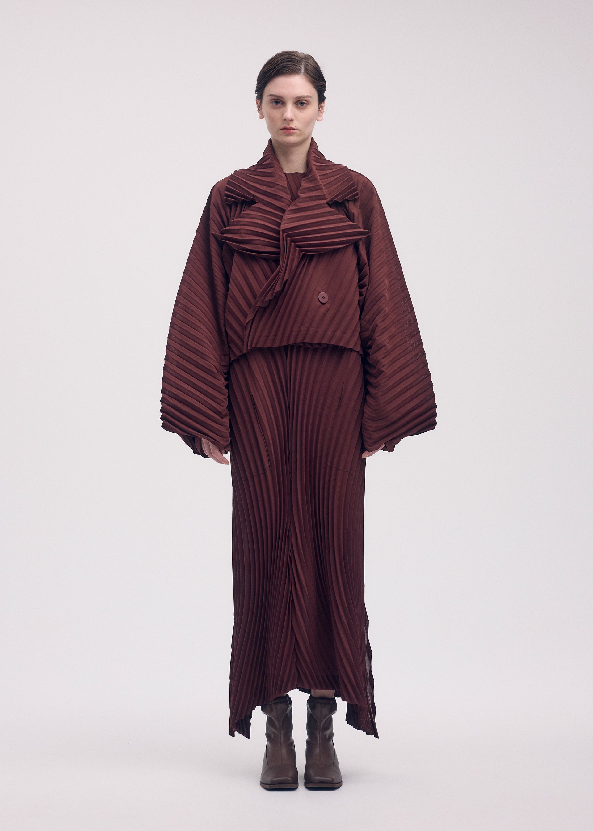 WAVE PLEATS Jacket Dark Brown – ISSEY MIYAKE EU
