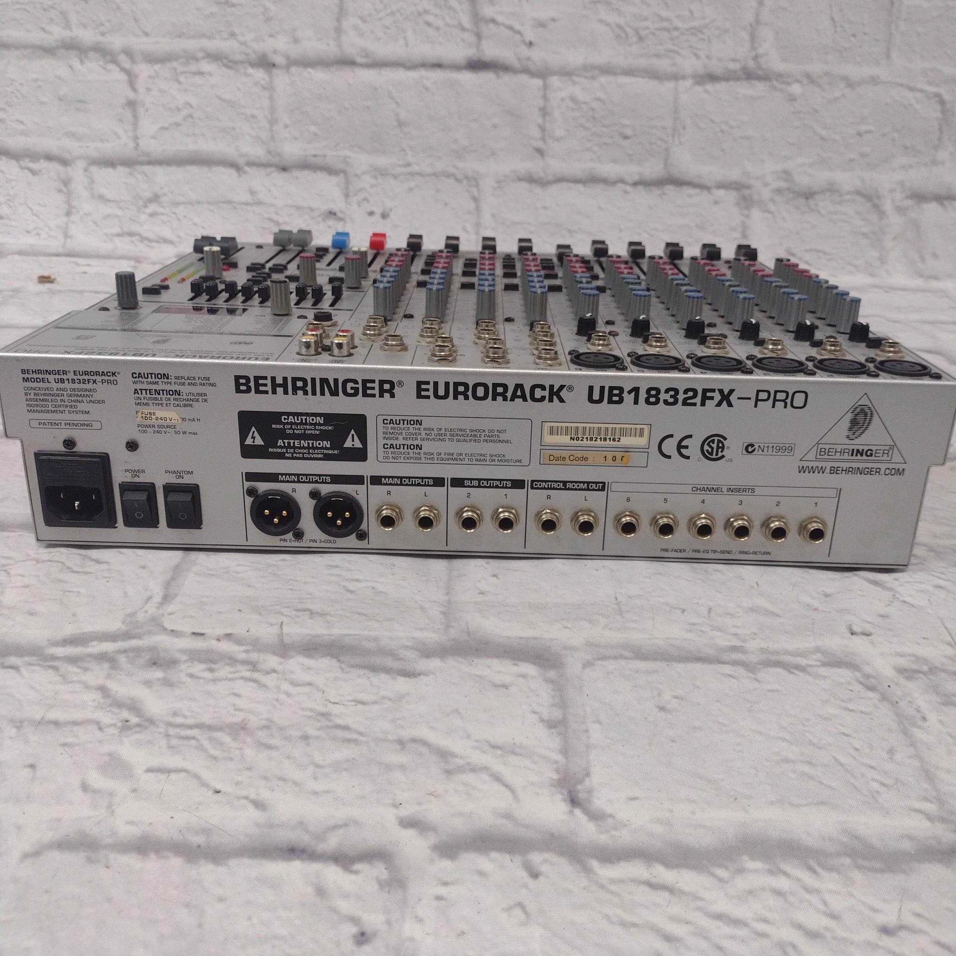 Behringer Eurorack 1832FX Mixer - Evolution Music