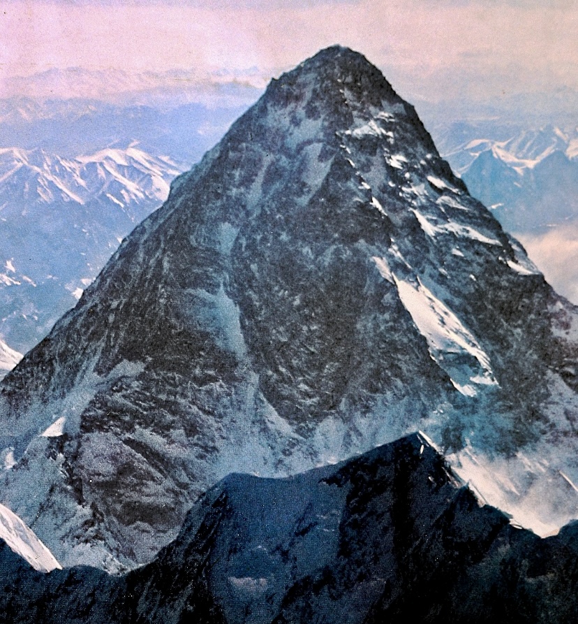 Still No Rescuers For Hiraide and Nakajima on the West Face of K2