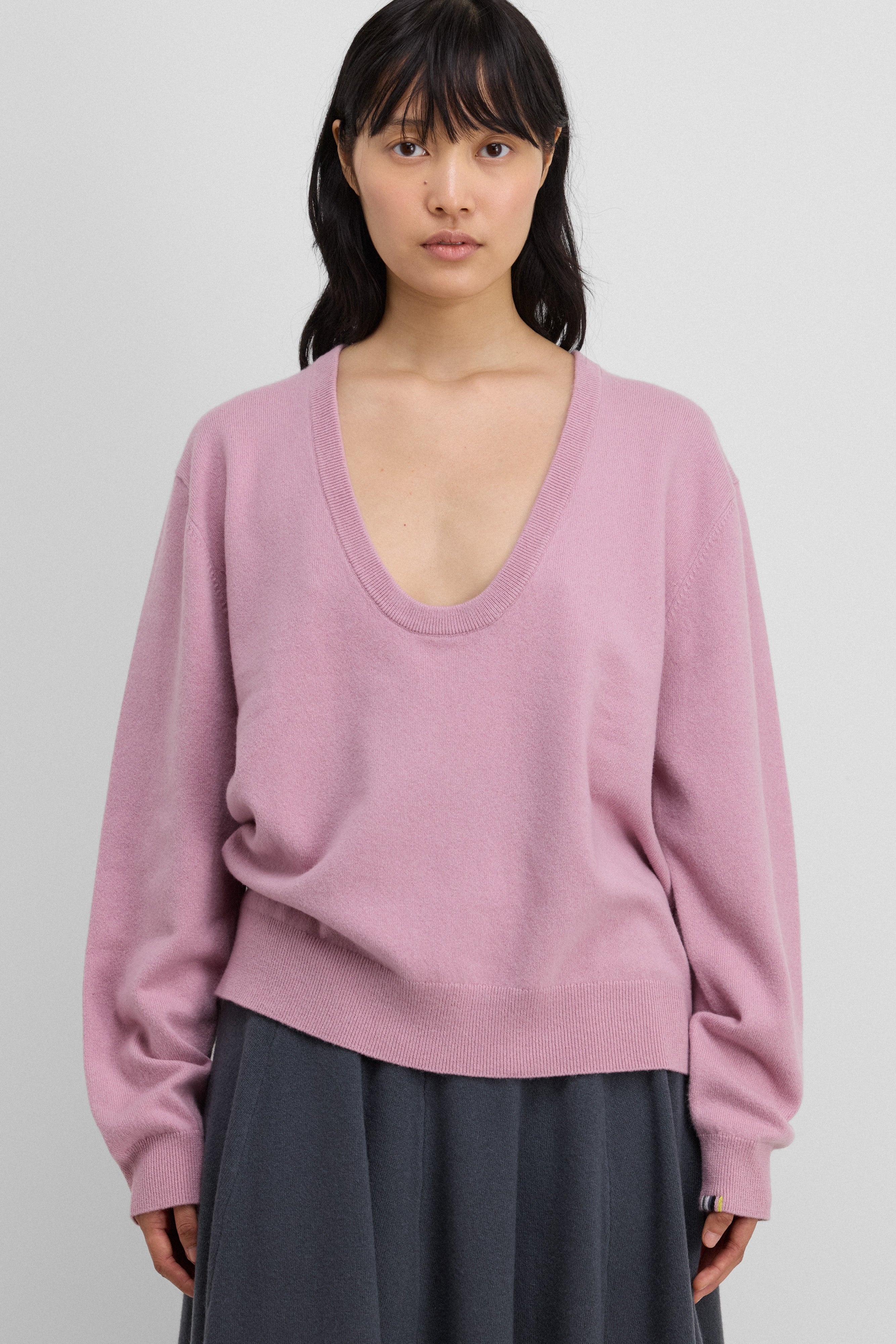 extreme cashmere scoop neck sweater – n°424 jacob – extreme cashmere x