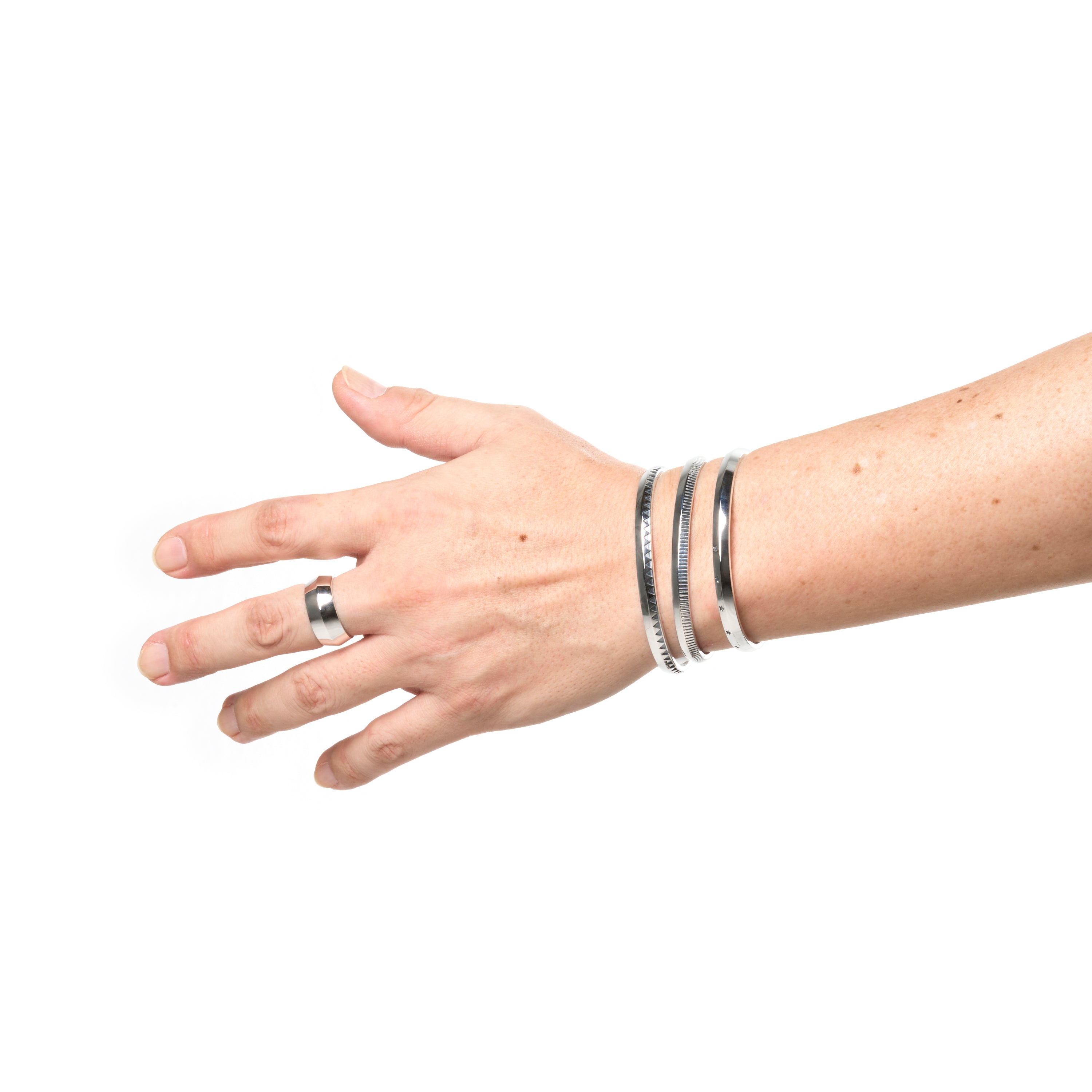 BANGLE 906