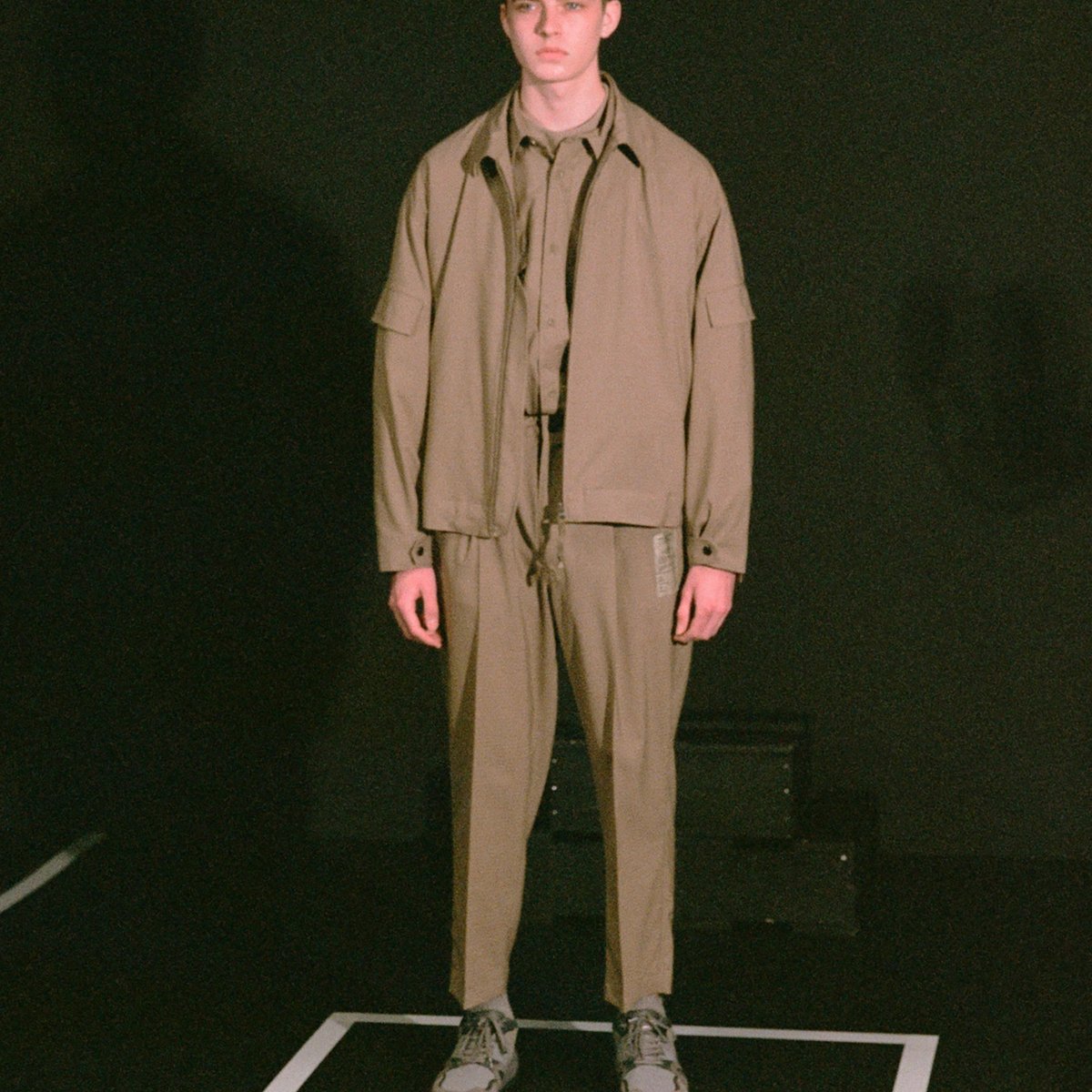 NHOOLYWOOD-TPES-2023ss-top-001.jpg