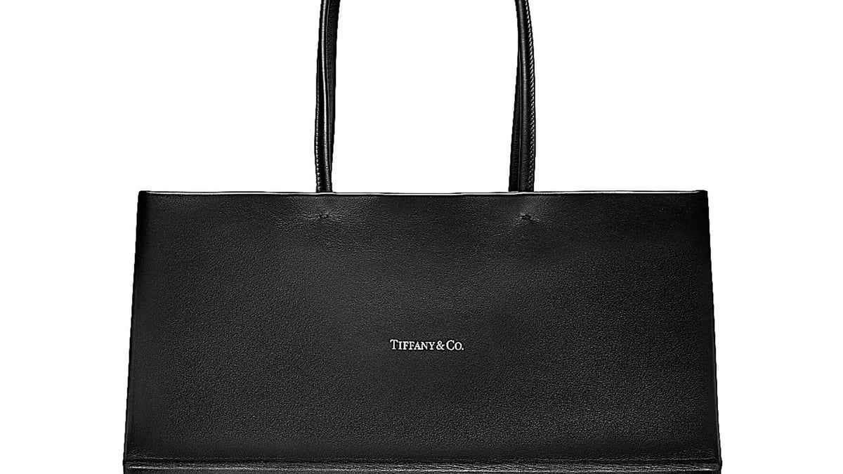 ティファニー、ショッパーに着想を得たレザーバッグ コレクションに新