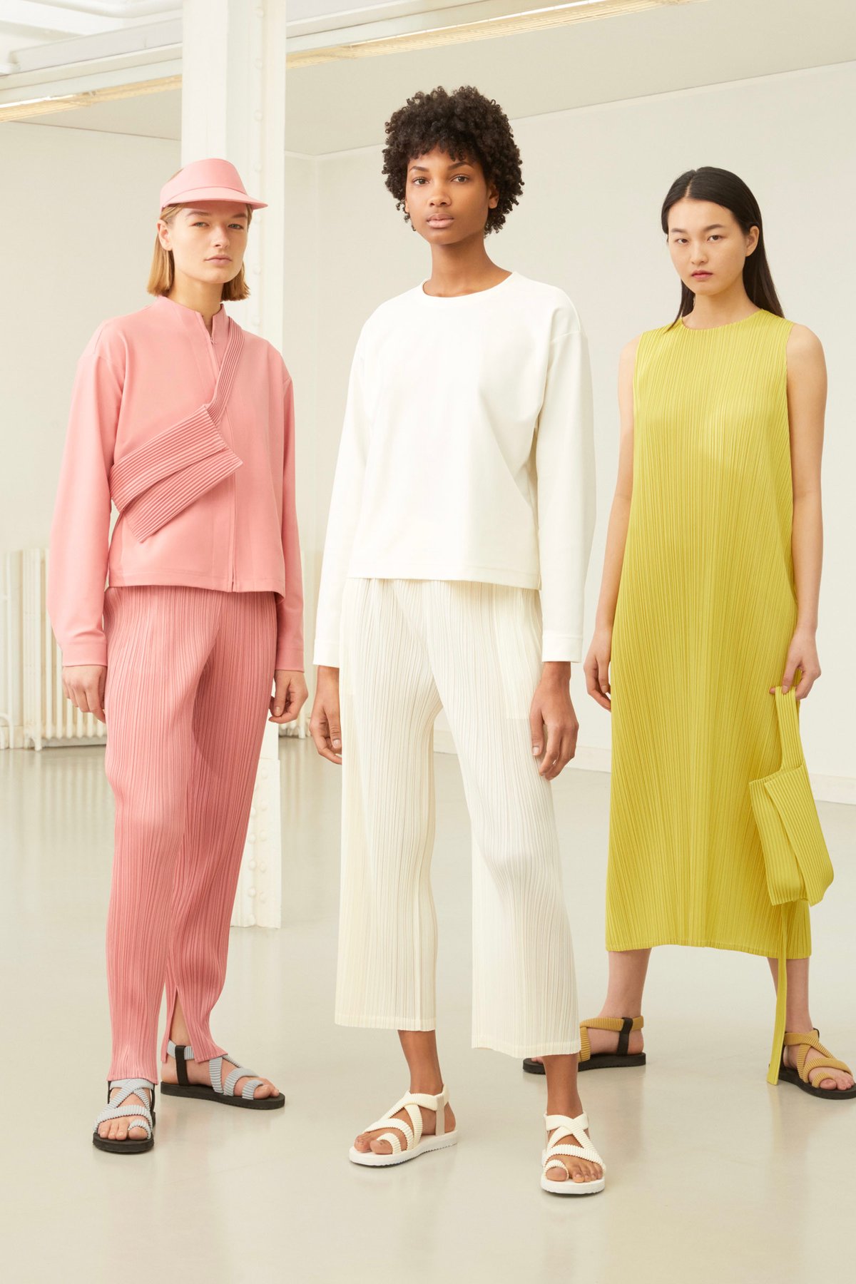 試着のみ】イッセイミヤケ PLEATS PLEASE スヌード 試着のみ】イッセイ