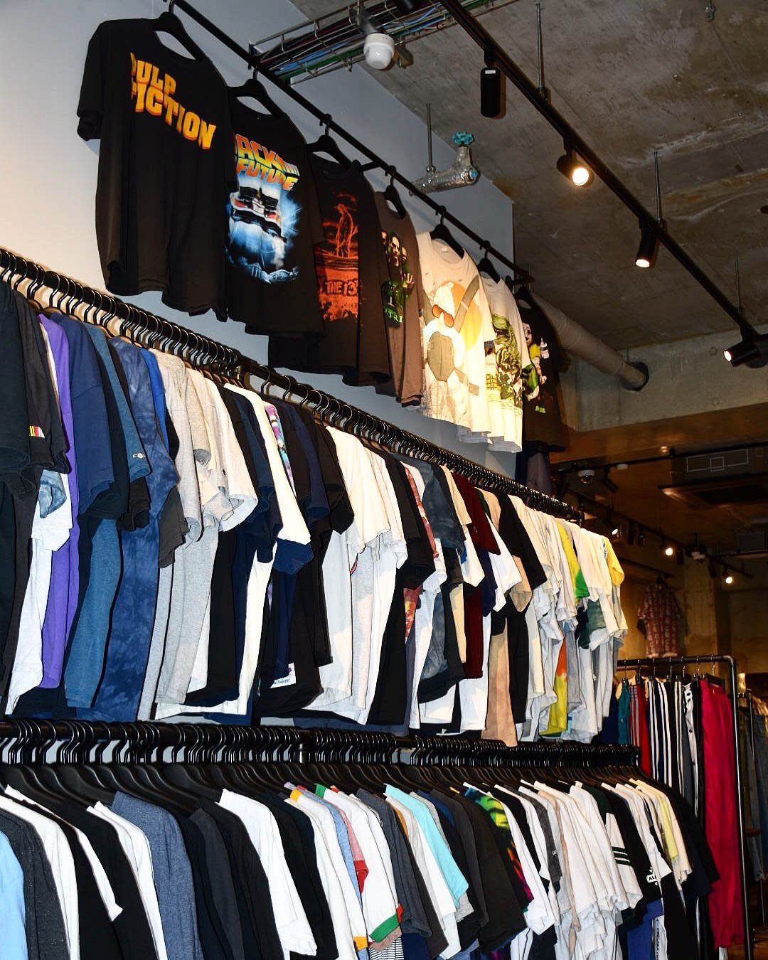 ベルベルジンが神宮前に新店オープン LAで仕入れた古着を量り売りで販売