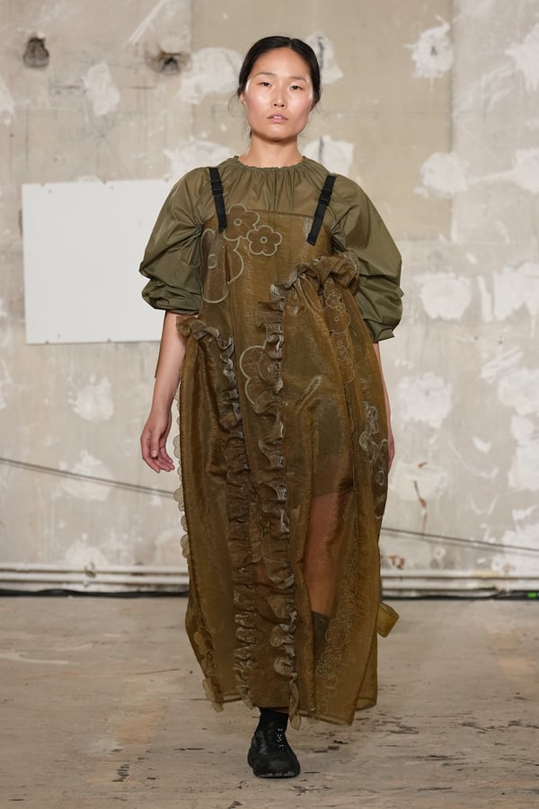 CECILIE BAHNSEN 2025年春夏コレクション | パリ | 画像34枚 - FASHIONSNAP