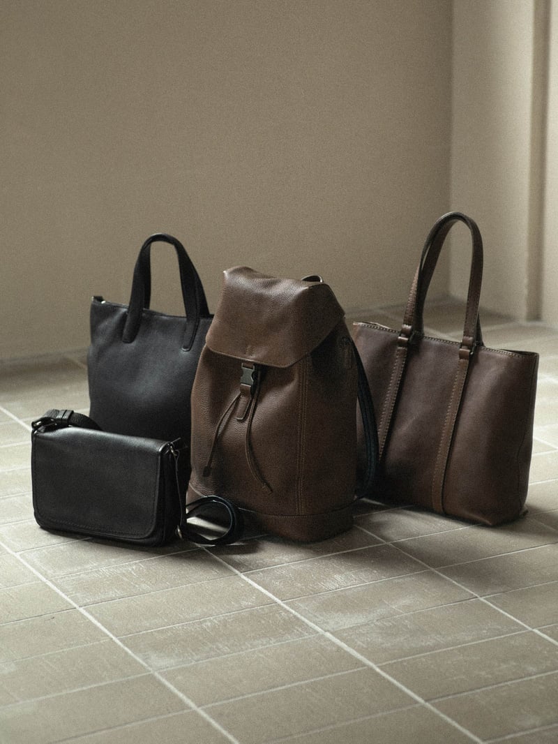土屋鞄がオリジナルのオイルヌメ革を使用した新作バッグを発売