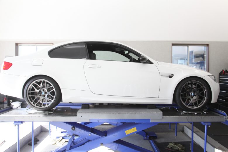 BMW E92 H&Rダウンサス 四輪アライメント調整 - カー用品持込取り付け