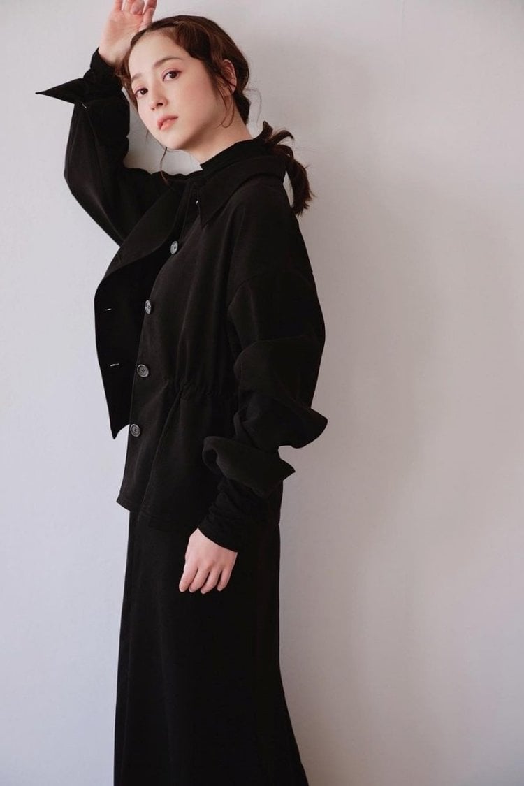 脚長すぎ！」ブーツから覗く絶対領域♡ 佐々木希の美脚に釘付け