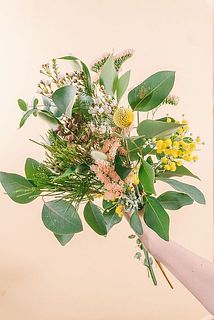 幸せの花 ミモザのフレッシュスワッグ