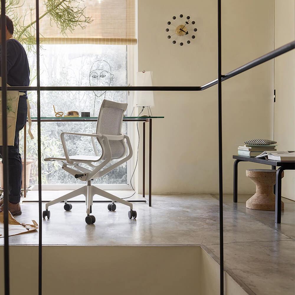 Vitra Ball Clock ボール クロック掛け時計 ブラック チェリー の通販