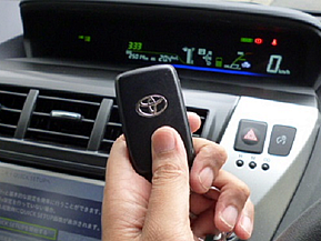 トヨタのスマートキーの電池切れサイン｜他の起動手段も動画で解説