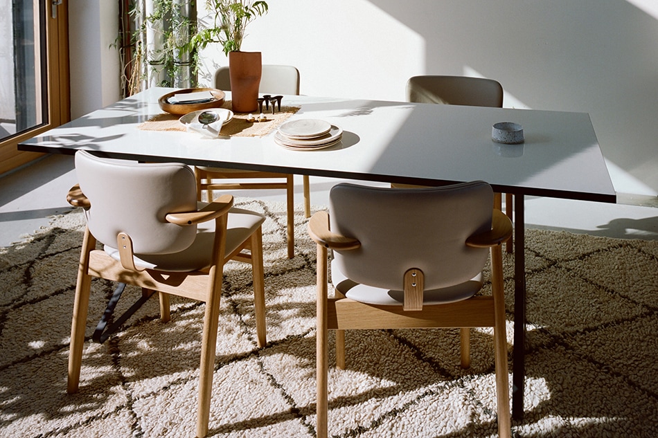 KAARI TABLE RECTANGLE（カアリテーブル） / Artek（アルテック