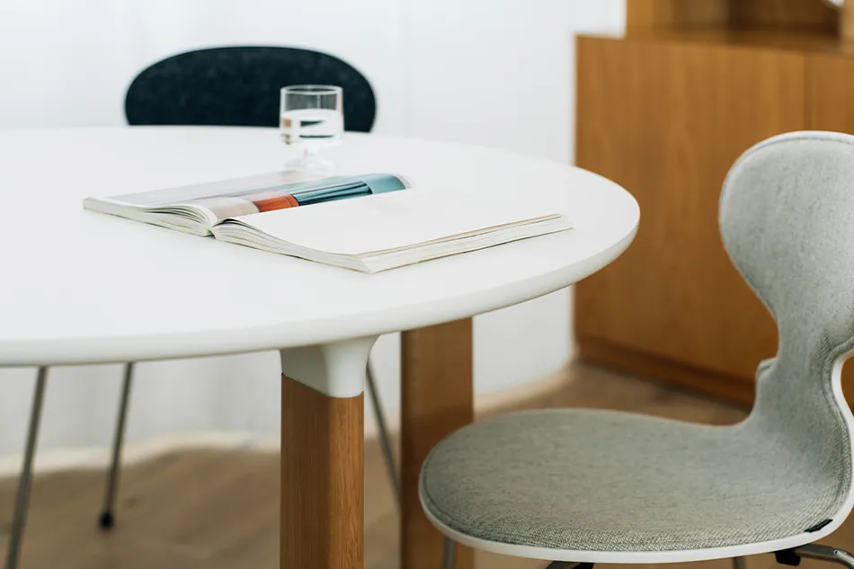 ANALOG Table JH93 （アナログ 丸テーブル JH93 ）/ FRITZ HANSEN