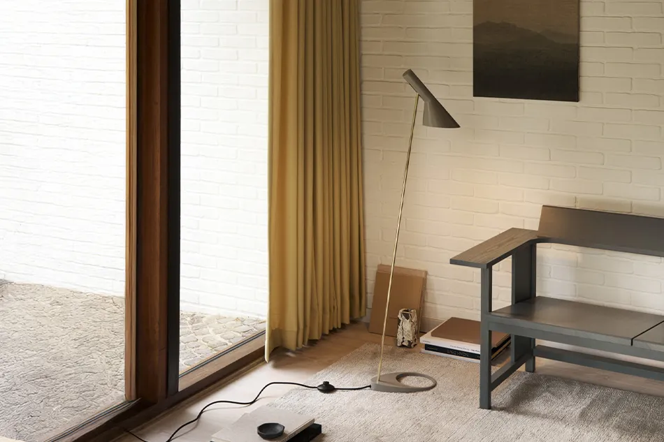 AJ Floor Lamp(エージェイ フロア ランプ）/Louis Poulsen（ルイス