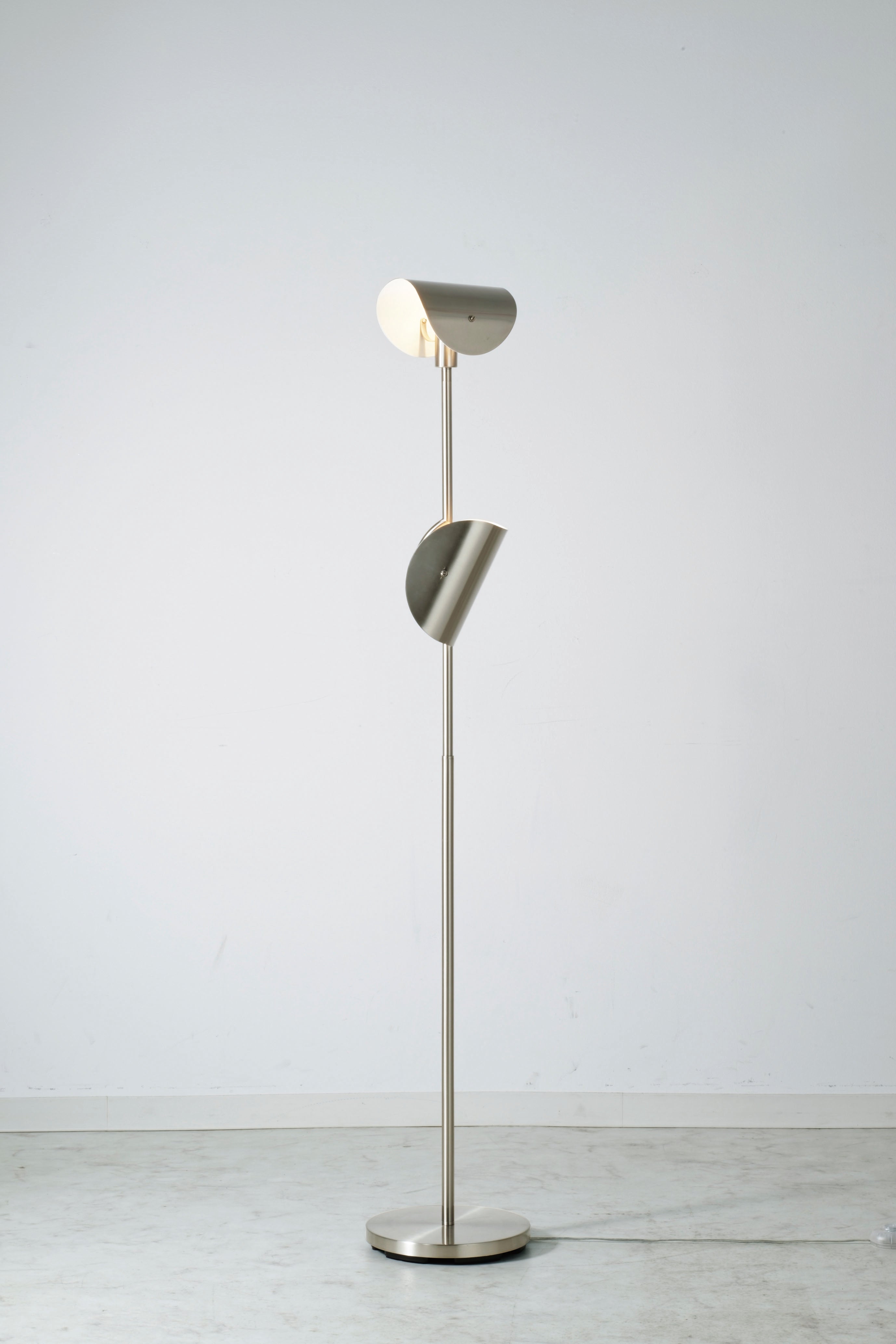 Ferrum｜FLOOR LIGHT