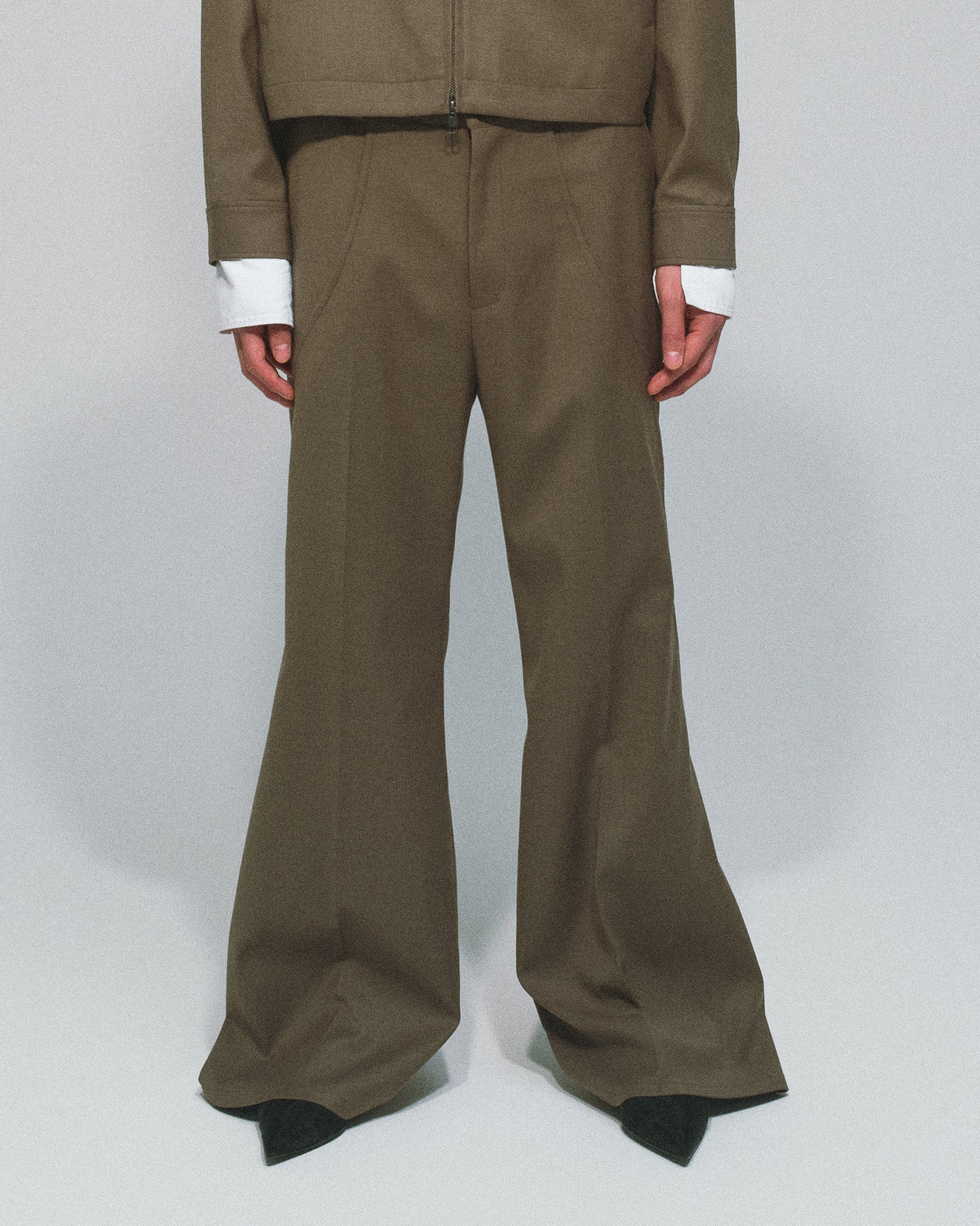 TUCK FLARE PANTS – GOAT ESSENCE