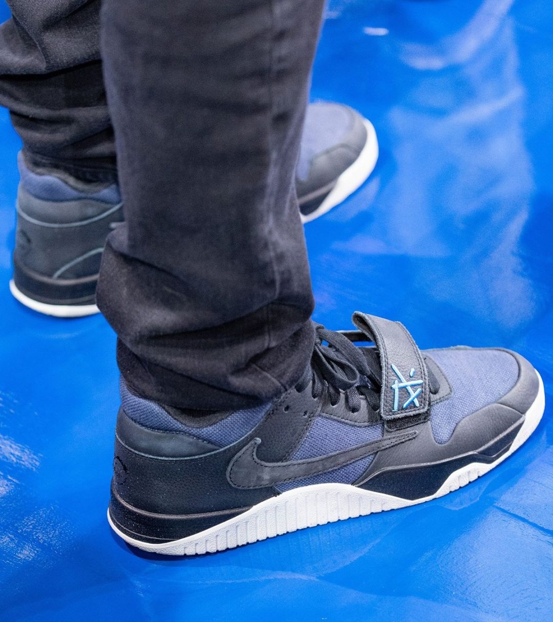 TRAVIS SCOTT × NIKE JORDAN JUMPMAN JACK TR THUNDER BLUEが2024年に