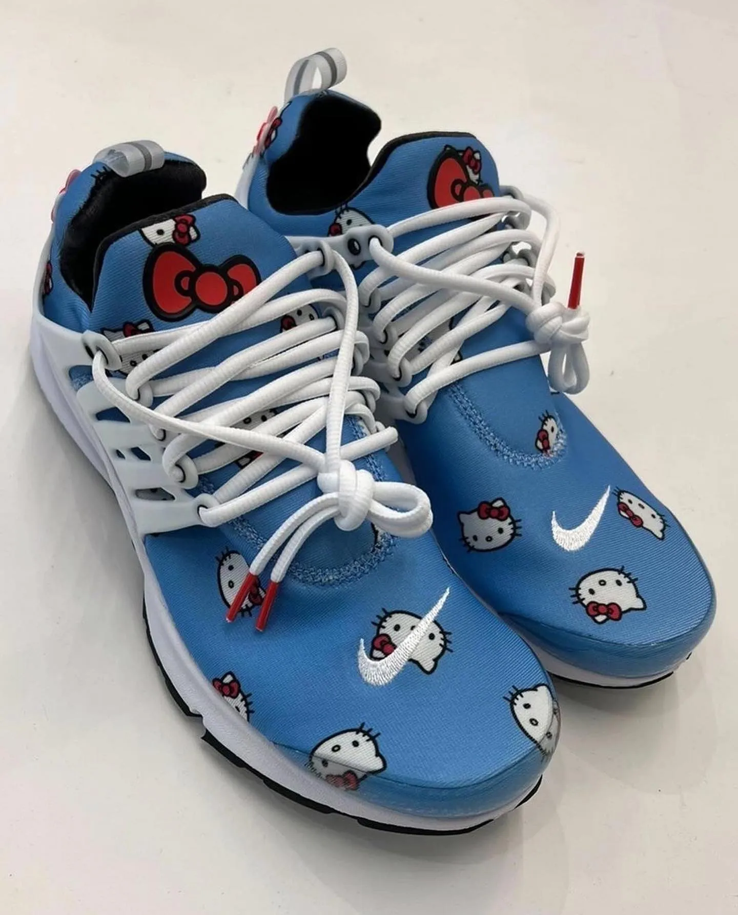 HELLO KITTY × NIKE AIR PRESTO、コラボアパレルが5/2に海外発売予定