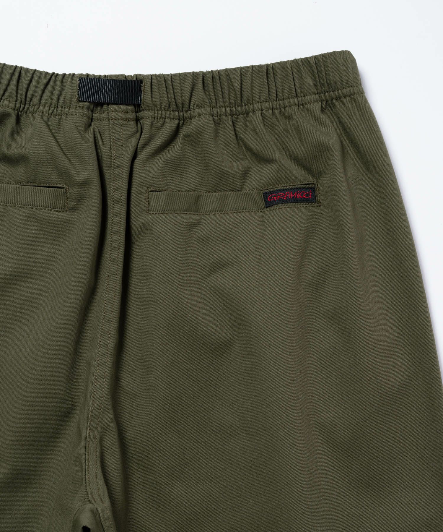 TCツイルタックテーパードパンツ｜【Japan Exclusive】TC/TWILL TUCK