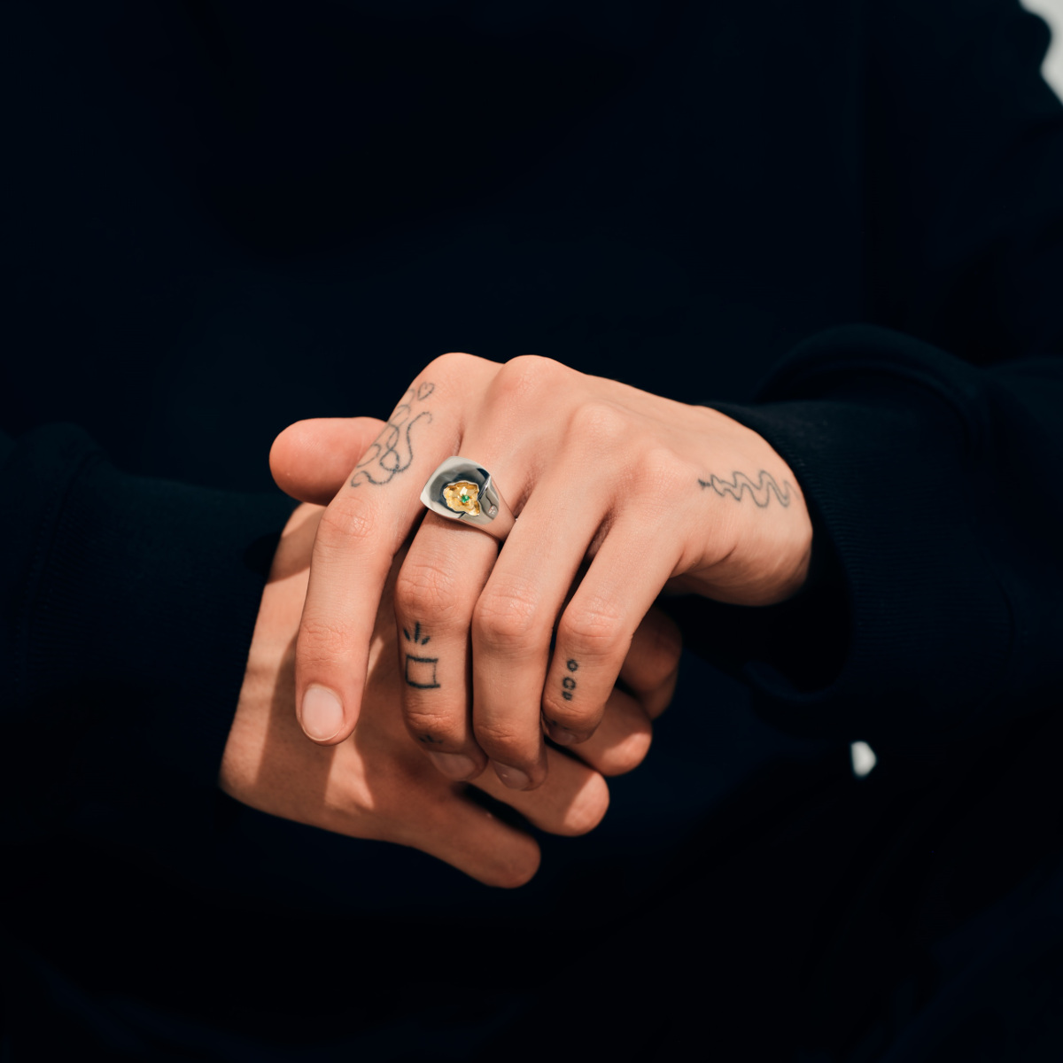 TOM WOOD RING MINED LARGE EMERALD | Gullsmedhellman.no