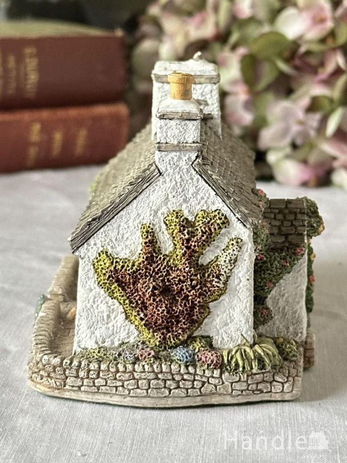 リリパットレーン ⁄ Lilliput lane 「The NINETEENTH HOLE イギリス