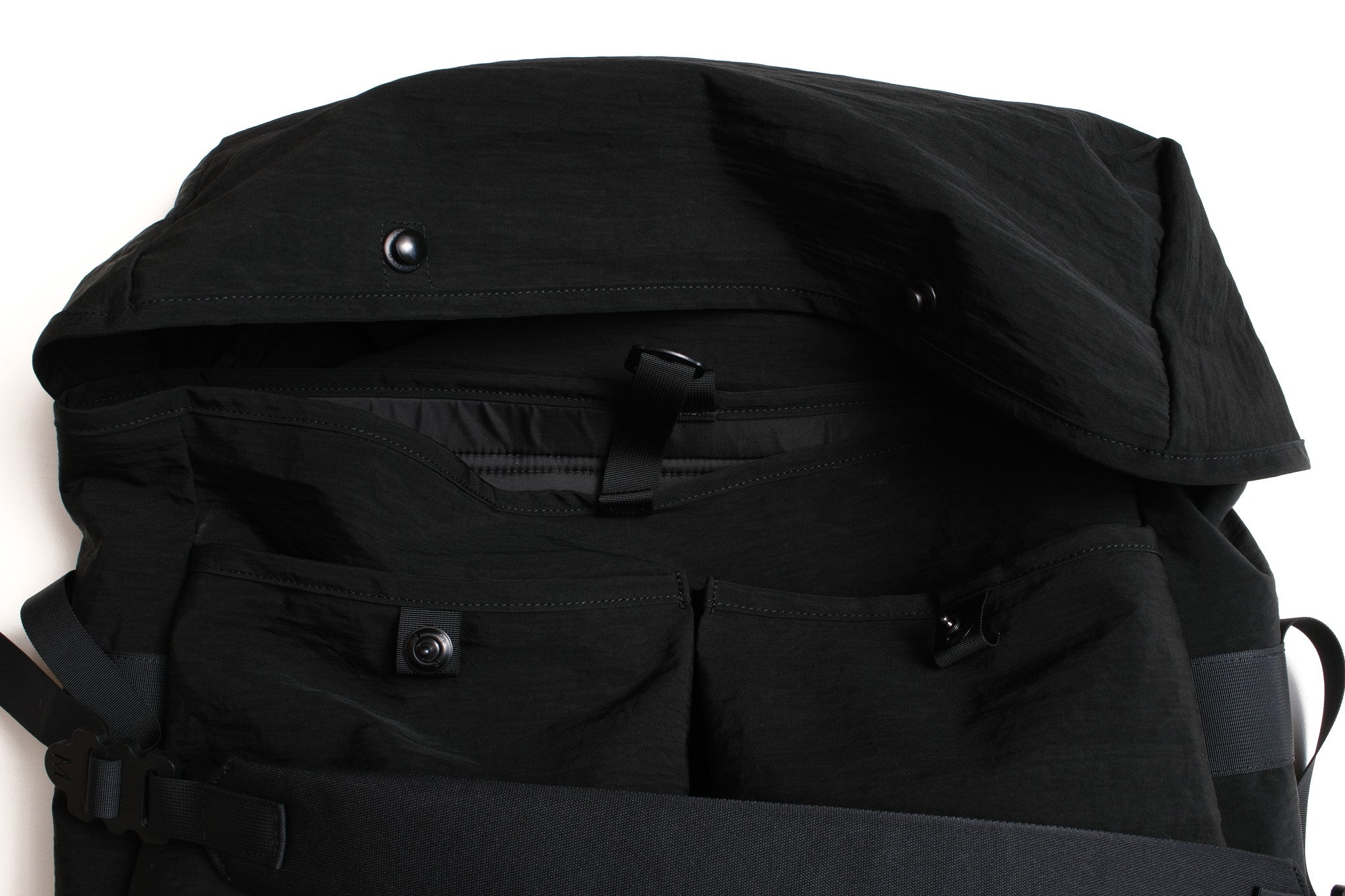 MAN-TLE GEAR R0G2 Black Nylon Messenger – 履物関づか 岩倉AA Online