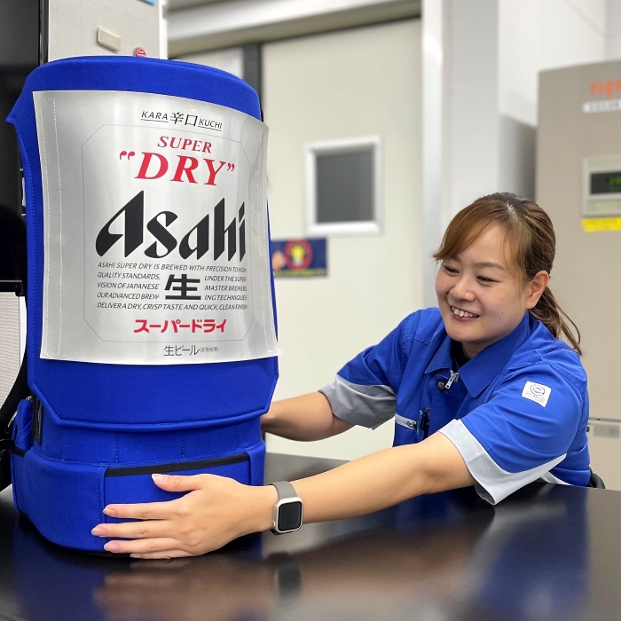 球場を軽やかに駆け巡る！「背負い式ビールサーバー」の開発秘話