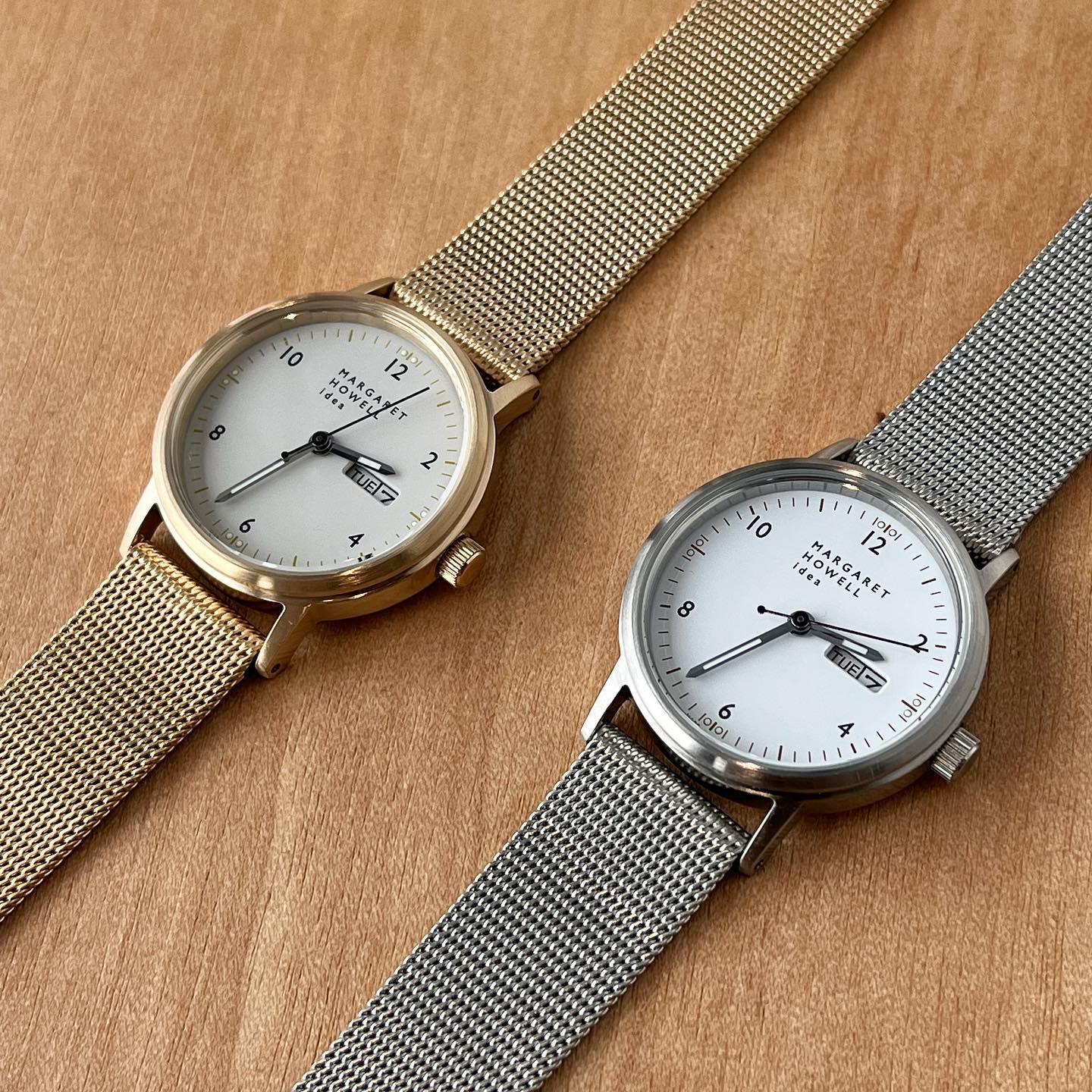 MARGARET HOWELL SOLAR POWER MESH BAND ソーラームーブメントの腕時計