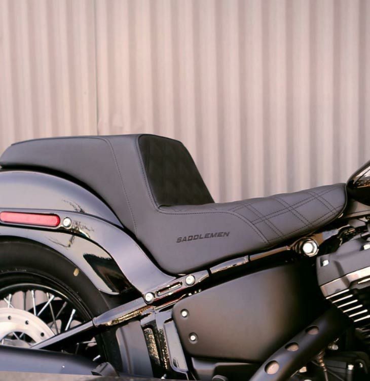 FXBB ストリートボブ、FXST ソフテイルスタンダード用Saddlemen