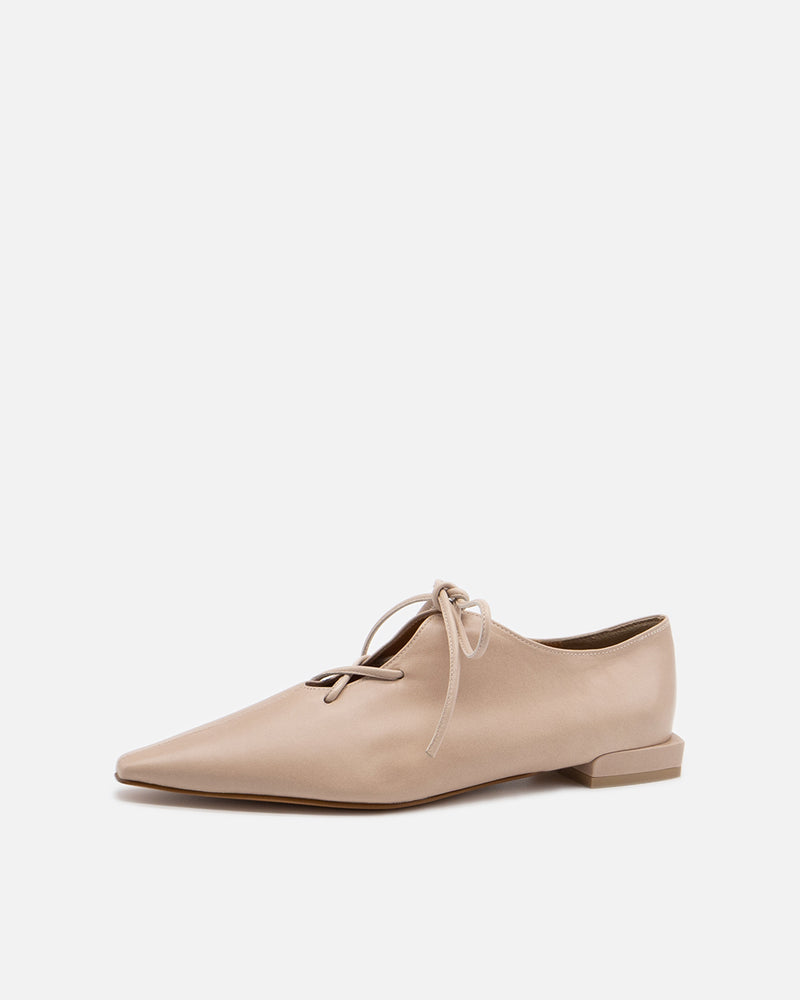 Ivy beige ポインテッド レースアップ フラットシューズ ベージュ