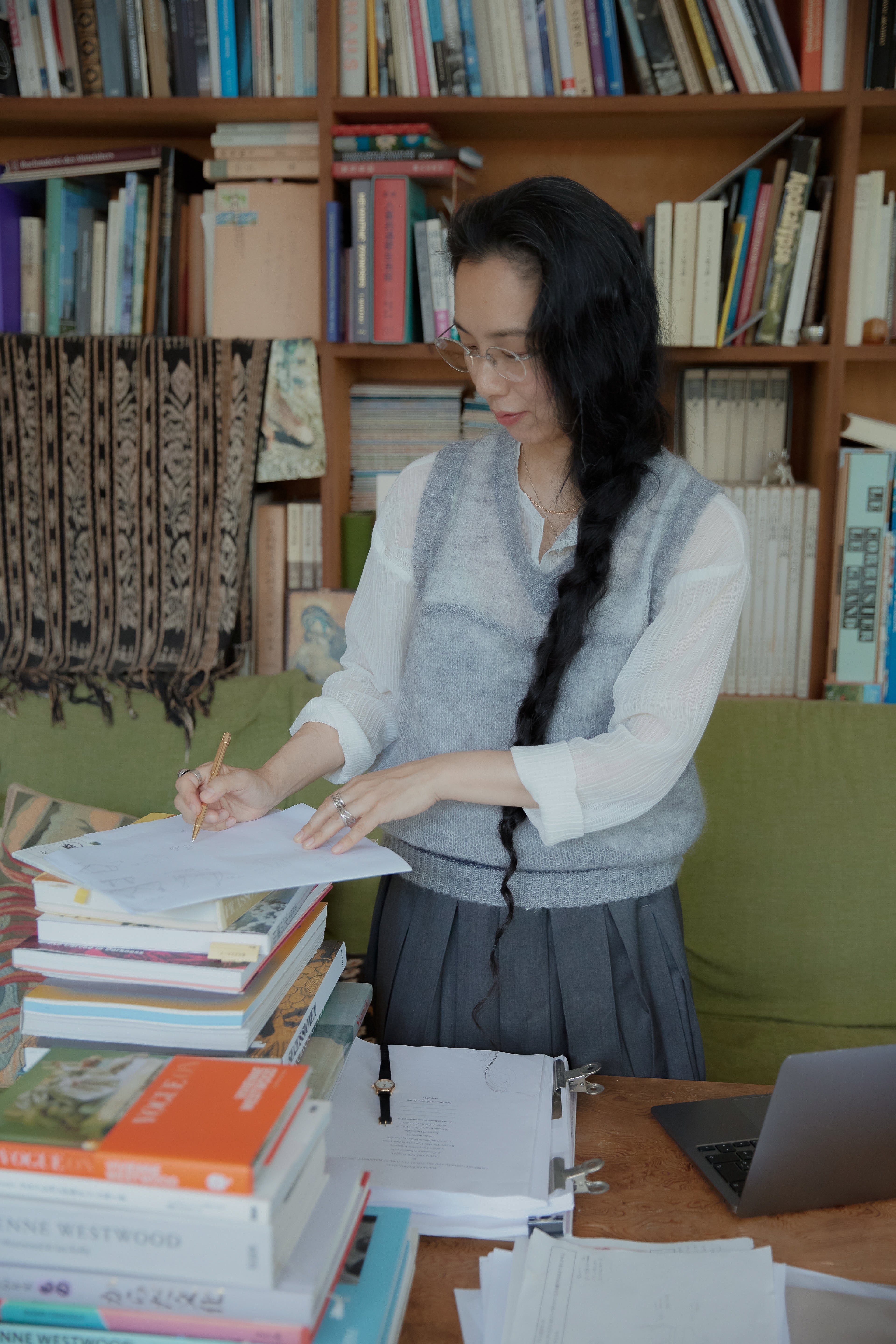 Bookworm's knit vest – HEAP