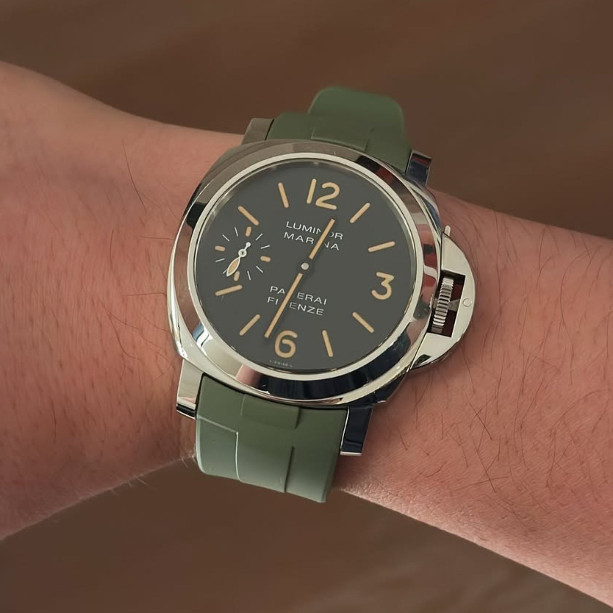 PANERAI オリーブグリーン ラバーベルト